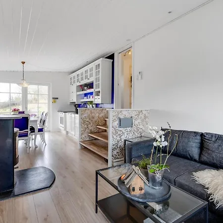 4 Bedroom Amazing In Ferienhaus Knebel