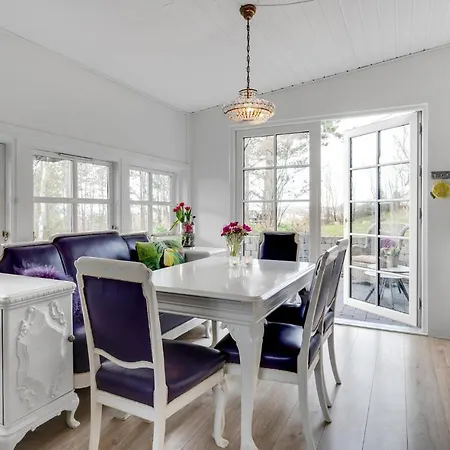 4 Bedroom Amazing In Prázdninový dům