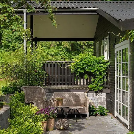 Ferienhaus 4 Bedroom Amazing In
